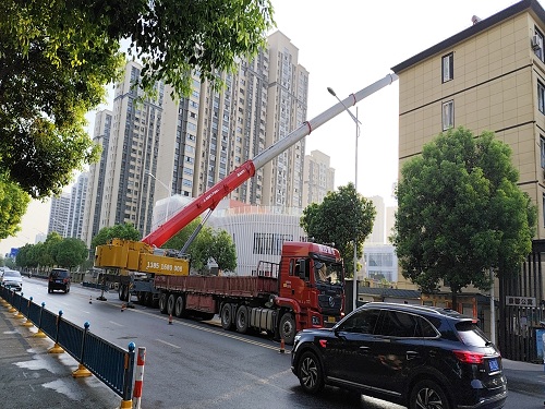 吊車(chē)租賃需要考察哪些事項(xiàng)？使用時(shí)需遵循什么規(guī)范要求？